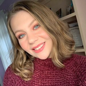 Meet your Posher, Maegan